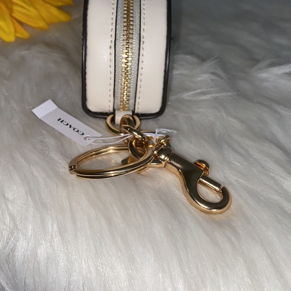 Coach Signature Print/Daisy CRESCENT Pouch - Picture 2 of 3